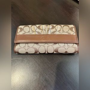 Coach Wallet.  Great Condition